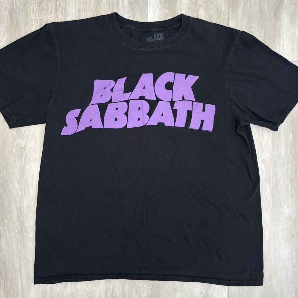 Black Sabbath Graphic T-Shirt Men's Medium Purple Band Logo Black Short Sleeve